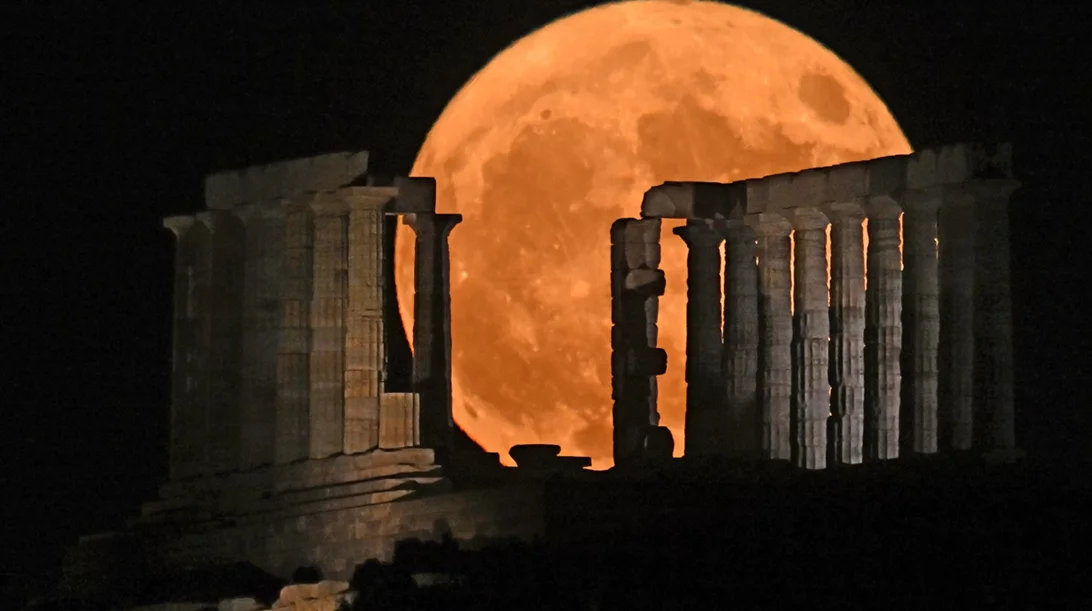 Πού θα απολαύσεις την μεγαλύτερη Πανσέληνο του χρόνου στην Αθήνα