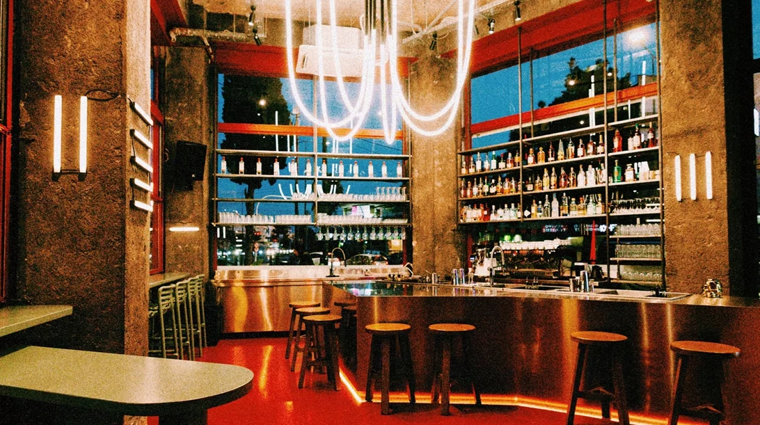 Bipolar: Γιατί όλοι μιλούν για μια 'μαγαζάρα' στο Χαλάνδρι;