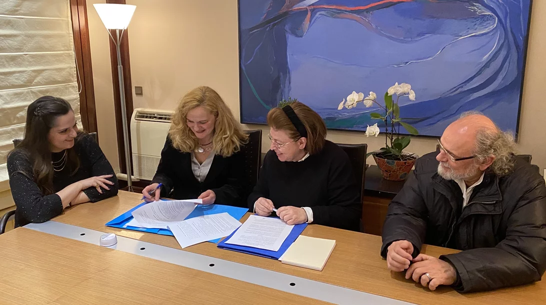 Ενέργειες για τη διάσωση της ιστορικής συλλογής του Θεάτρου Τέχνης Καρόλου Κουν