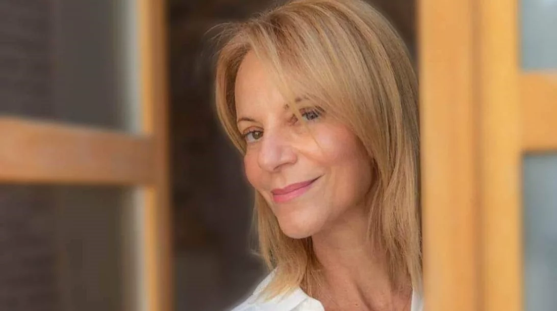 Μάρω Θεοδωράκη: "Παρόλο που ζούμε σε μια σκληρή εποχή, το σ' αγαπώ επιβιώνει"