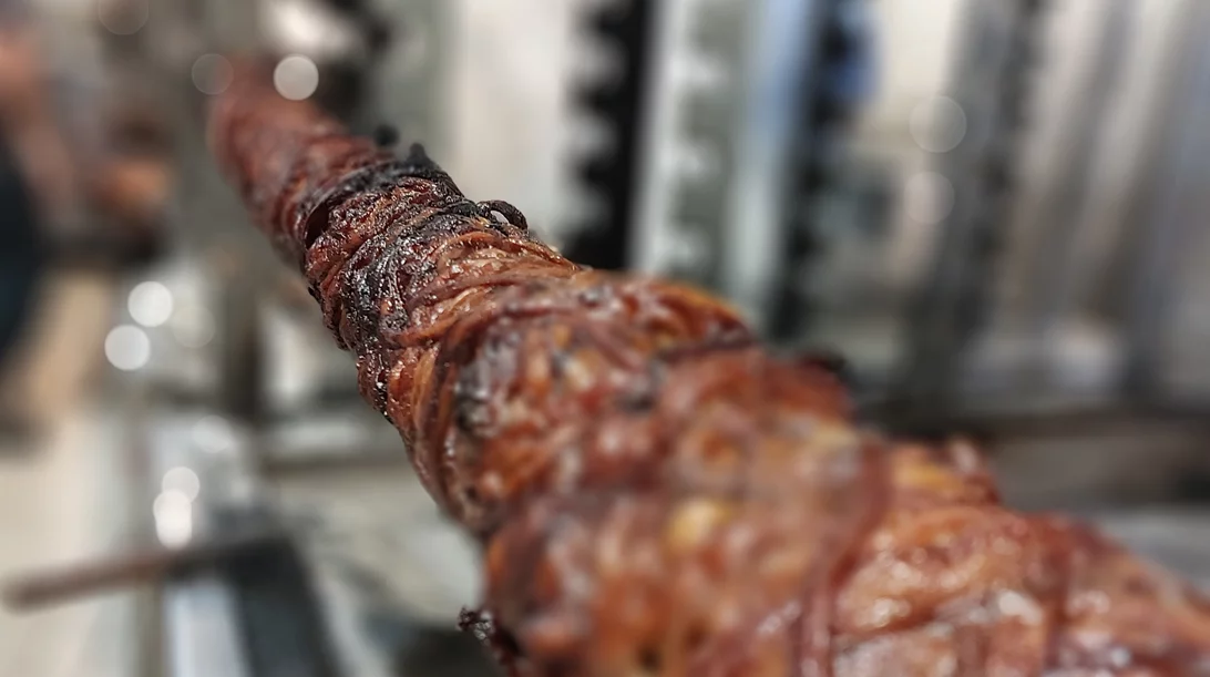 Λένε πως στα Μελίσσια παίζει μια από τις καλύτερες σούβλες της Αθήνας