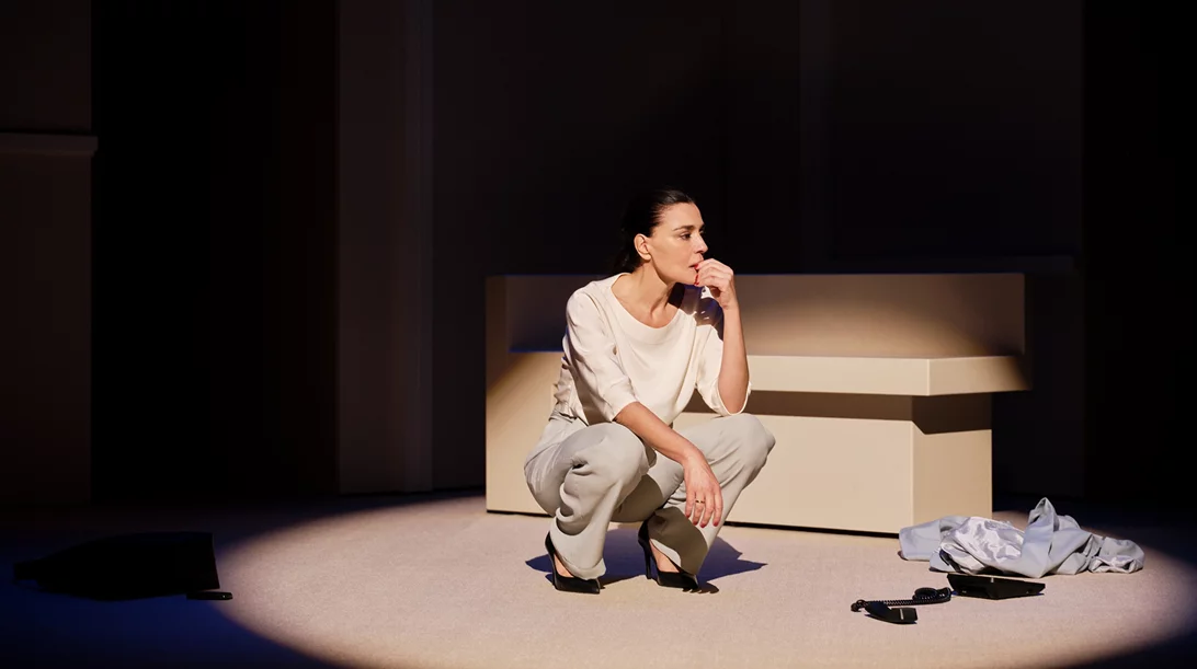 "Ακρωτήρι" με τη Μαρία Ναυπλιώτου: Τελευταίες παραστάσεις στην Αθήνα