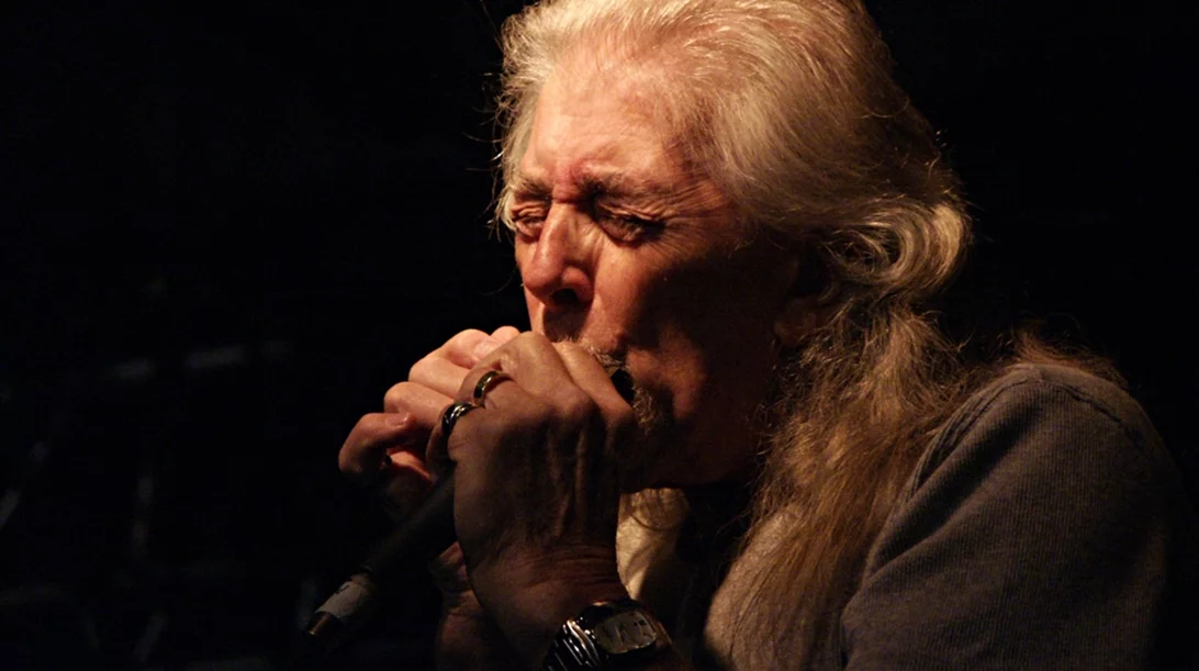 Διαβάζοντας την αυτοβιογραφία του Τζον Μάγιαλ