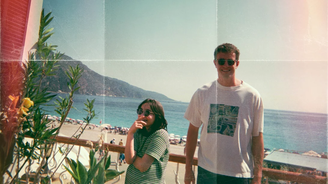 Σάρλοτ Γουέλς, πώς γύρισες το "Aftersun", την πιο συγκινητική ταινία της χρονιάς;