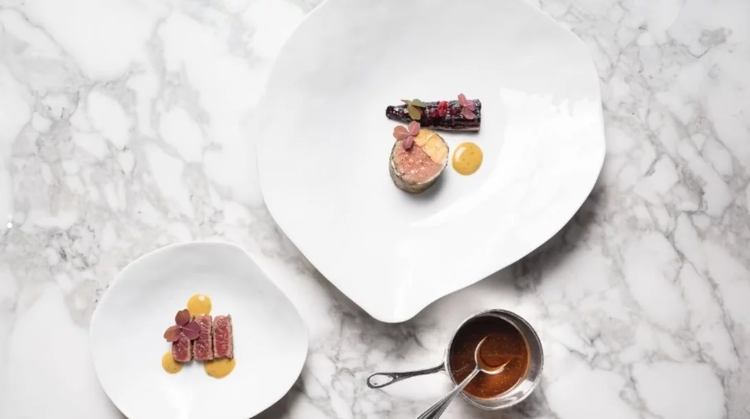 Στα high end εστιατόρια της Αθήνας δεν πας μόνο για το φαγητό