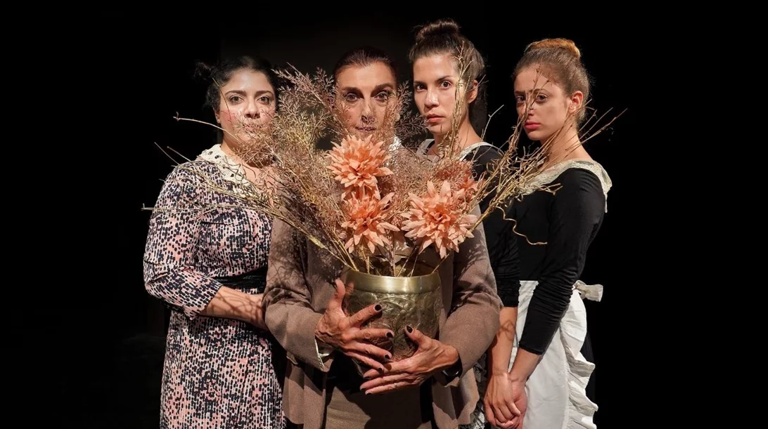 "Πλάσματα του Θεού: υπόθεση Παπέν": Παράταση παραστάσεων για την αληθινή ιστορία που αποκαλύπτει ένα από τα πιο αινιγματικά εγκλήματα του 20ού αιώνα