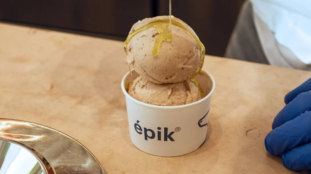 Epikά παγωτά από Στέλιο Παρλιάρο, Μιχάλη Μερζένη και 72H Artisanal Bakery