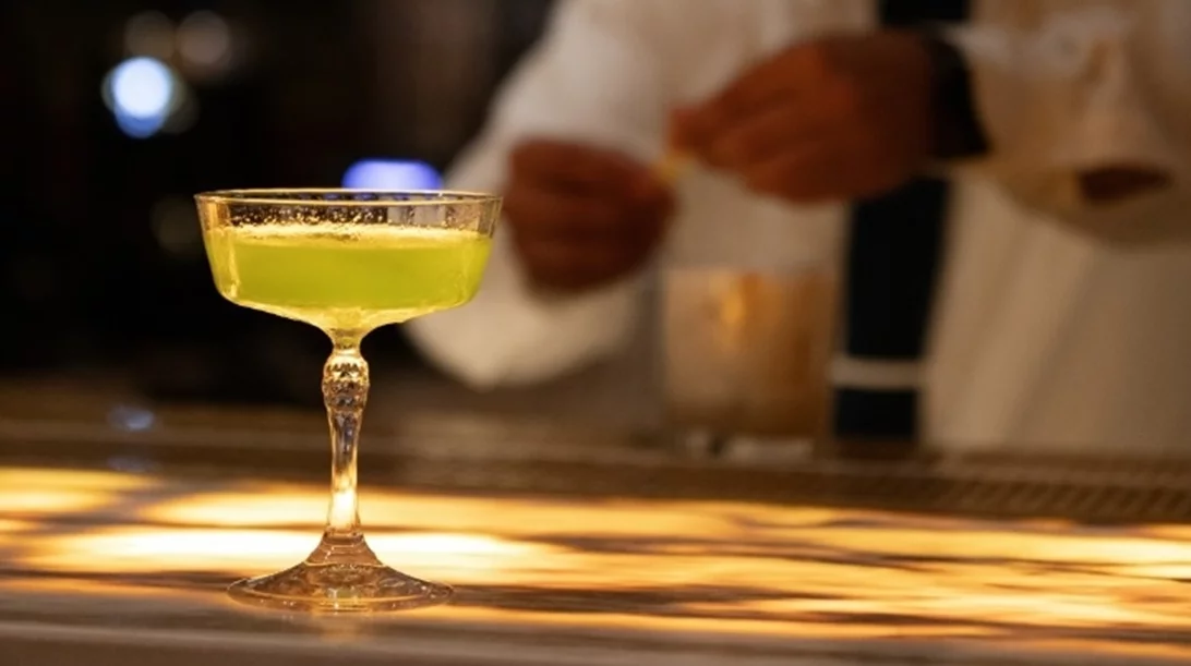 Island life και ευ πίνειν: Στα μπαρ των νησιών που θα πιούμε αυτό το καλοκαίρι