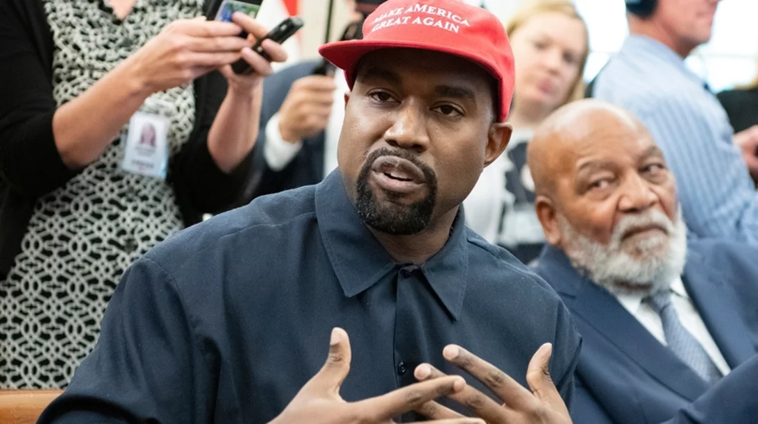 Adidas: Τίτλοι τέλους στην συνεργασία με τον Kanye West | Εξαντλήθηκε το απόθεμα των Yeezys