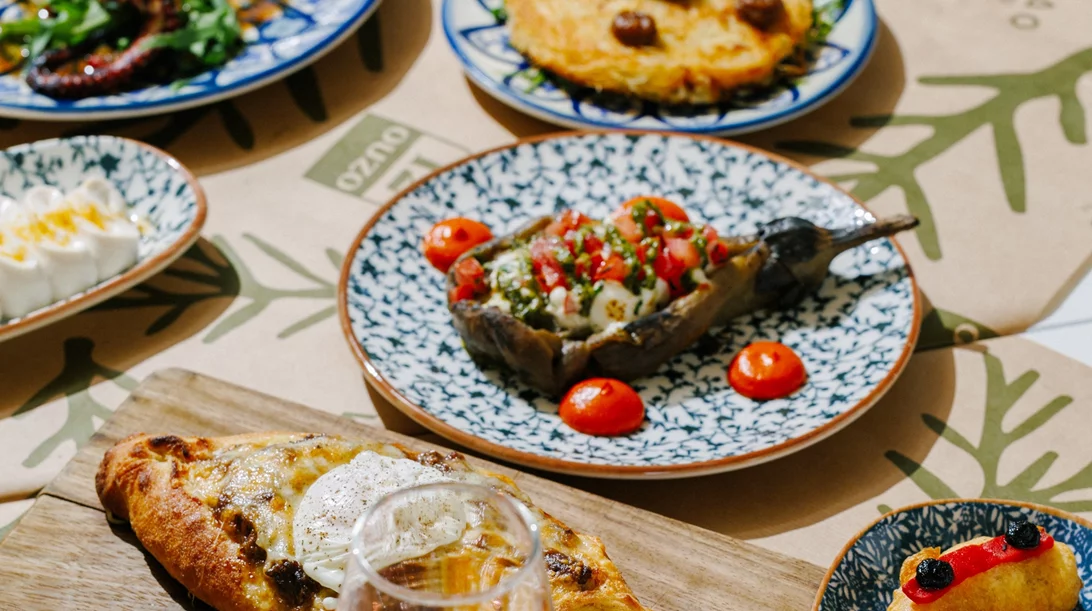 Τι γεύση μας αφήνει μια από τις νοστιμότερες ταβέρνες των βορείων προαστίων