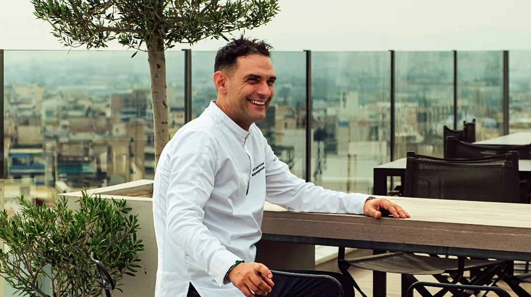 Ο Κωνσταντίνος Φιλιππόπουλος γνωρίζει καλά για ποιους λόγους μαγειρεύει