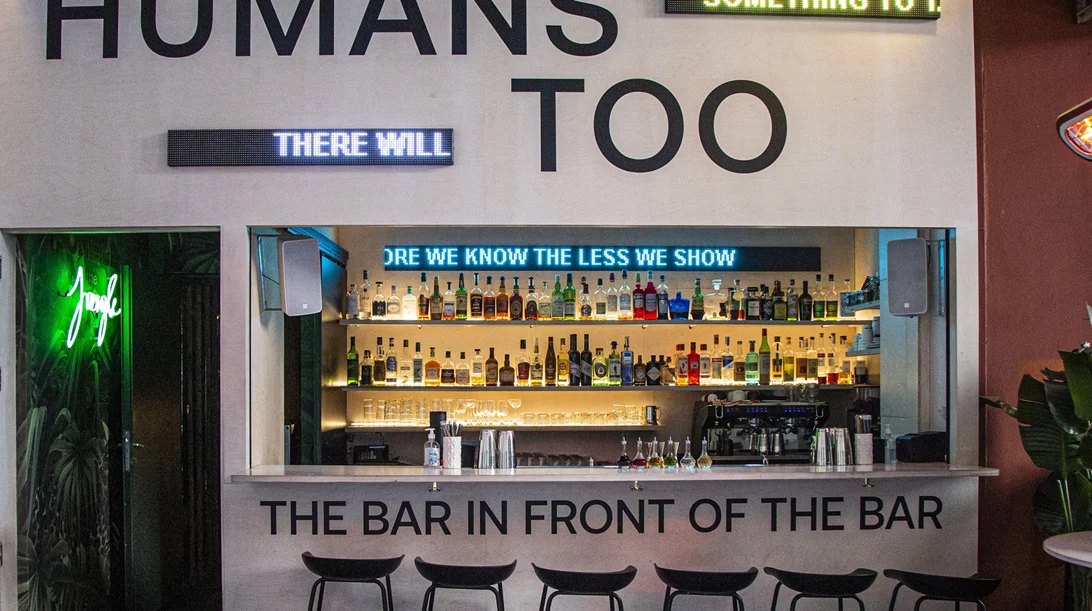 Πώς και γιατί το The Bar in Front of the Bar έφτασε στα 50 Καλύτερα Μπαρ του Κόσμου