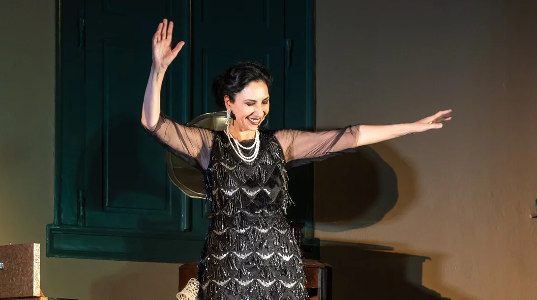 Η ζωή της "Μαρίκας Παπαγκίκα - Το ηλεκτρικό κορίτσι" του Νίκου Σταματιάδη ανεβαίνει στο θέατρο Ροές