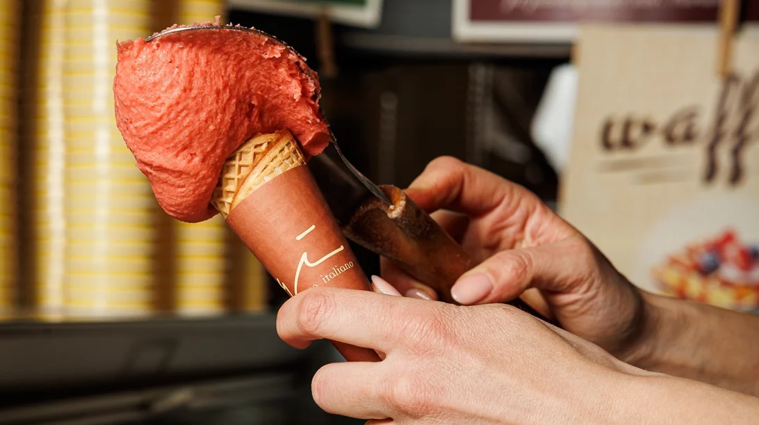 To σαν ιταλικό φιλί παγωτό στο Σύνταγμα