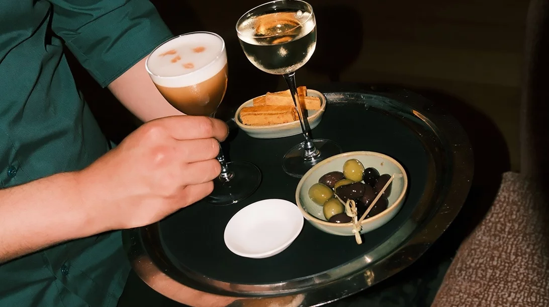 Ένα αθηναϊκό 50 Best Hotel φιλοξενεί ένα αθηναϊκό 50 Best Bar