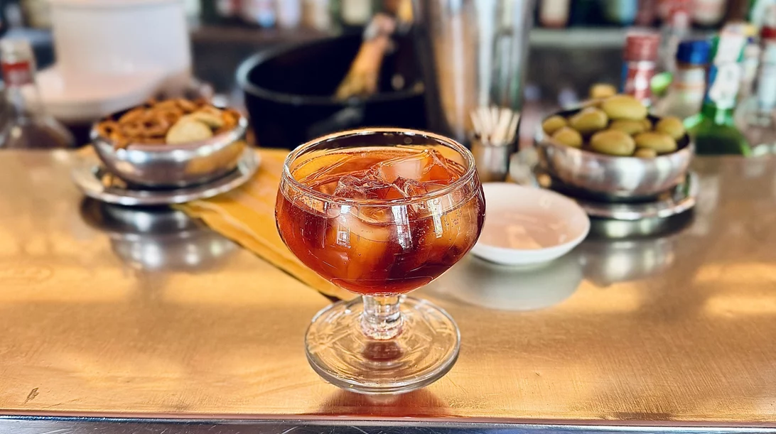 Ο ναός του Negroni που αποθεώθηκε από το σύμπαν της μόδας και του design