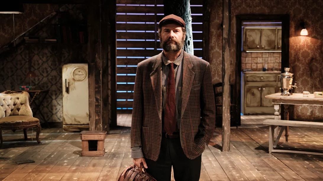 Παναγιώτης Μπουγιούρης: " Όταν συναντάς ένα τόσο σπουδαίο έργο σαν τον "Θείο Βάνια", συναντιέσαι με τον Θεό"