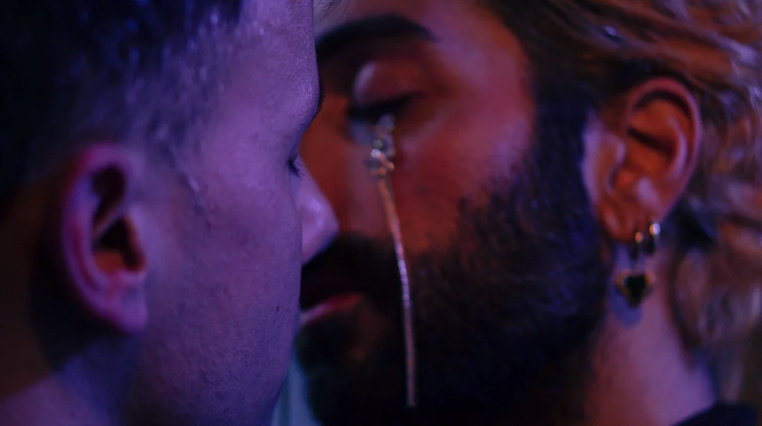 "Κάπου περνούσε μια φωνή": Τελευταίες παραστάσεις για την bijoux de kant