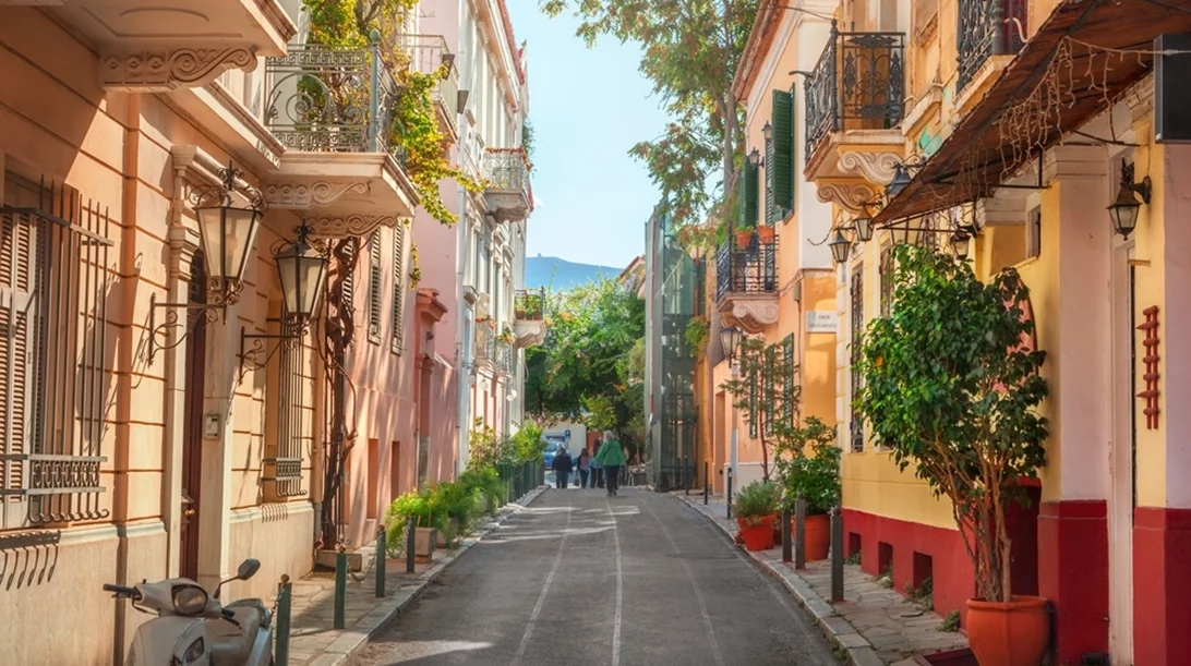 Κυριακάτικα εικαστικά ραντεβού στην Πλάκα