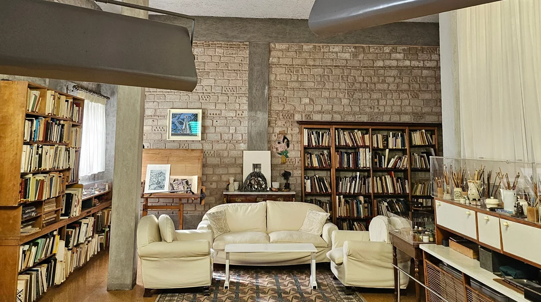 Η ΕΡΤ μετατρέπει την Πινακοθήκη Γκίκα σε ραδιοφωνικό στούντιο