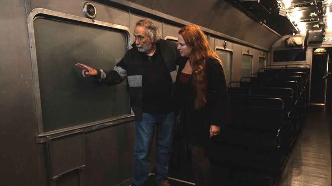 Ο Κώστας Αρζόγλου σκηνοθετεί ένα έργο για την προσφυγιά και τον πόλεμο