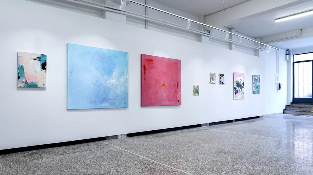 "Beyond Form": Τρεις δημιουργοί αναμειγνύουν παραδοσιακό και σύγχρονο στη Nitra Gallery