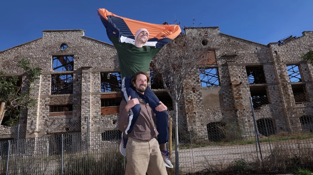 "Μα" της Ρηνιώς Κυριαζή: Μια συμπεριληπτική θεατρική πρόταση με μουσικό ταξίδι από τους Bandokafenio.