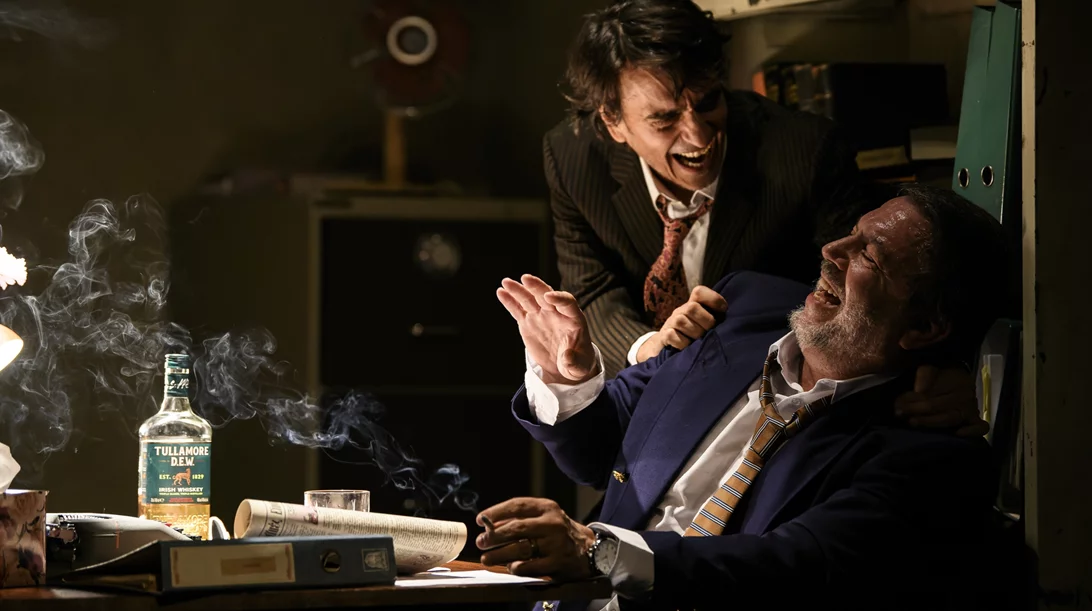 "Ανεξάρτητα κράτη": Η παράσταση-γροθιά που επιστρέφει δριμύτερη στο Θέατρο Χώρα