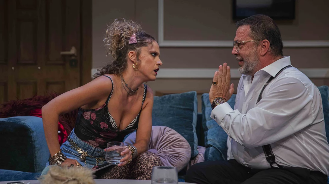 "Κανόνια και τρομπέτες": Οι πρώτες φωτογραφίες από την παράσταση