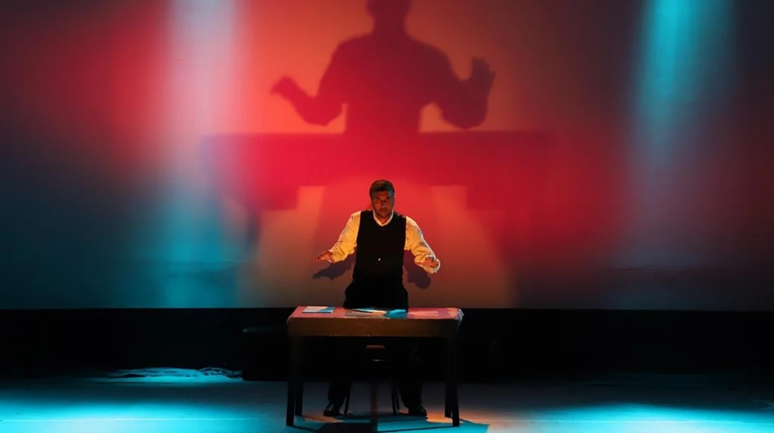 "Όνειρο στο κύμα" - "Έρως Ήρως": Ποιητικός Παπαδιαμάντης στο θέατρο Αθηνών