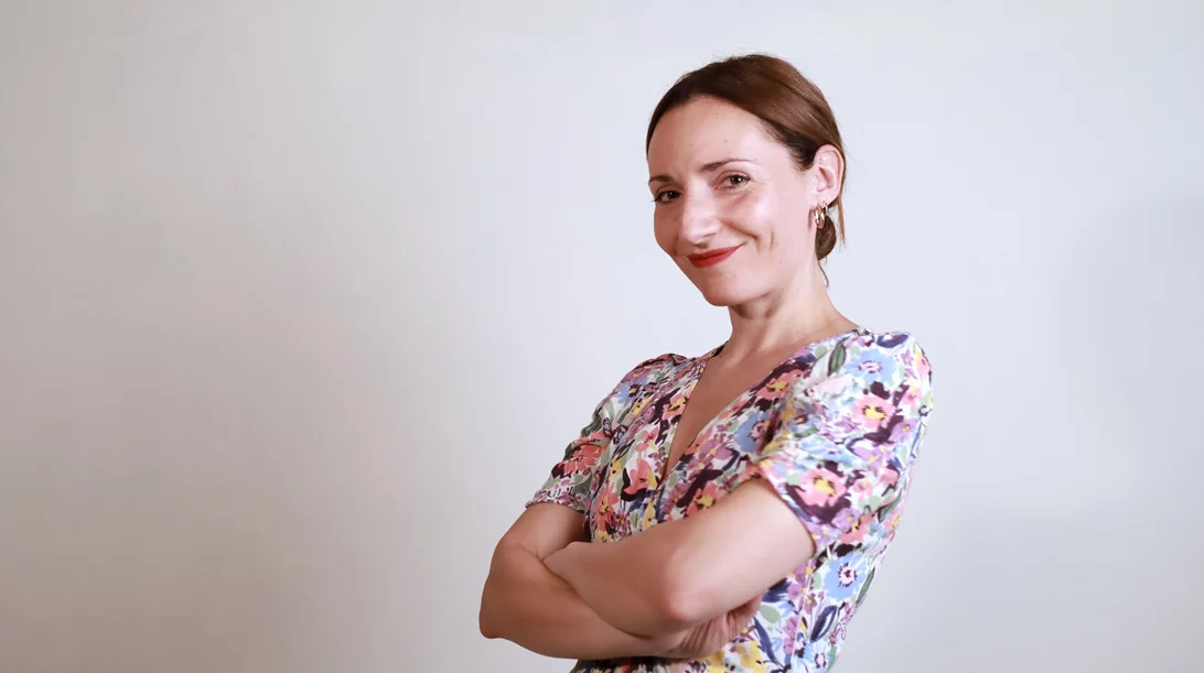 Όσα μας είπε η Ελένη Βλάχου για τον ποιητικό και σύγχρονο "Συρανό" της