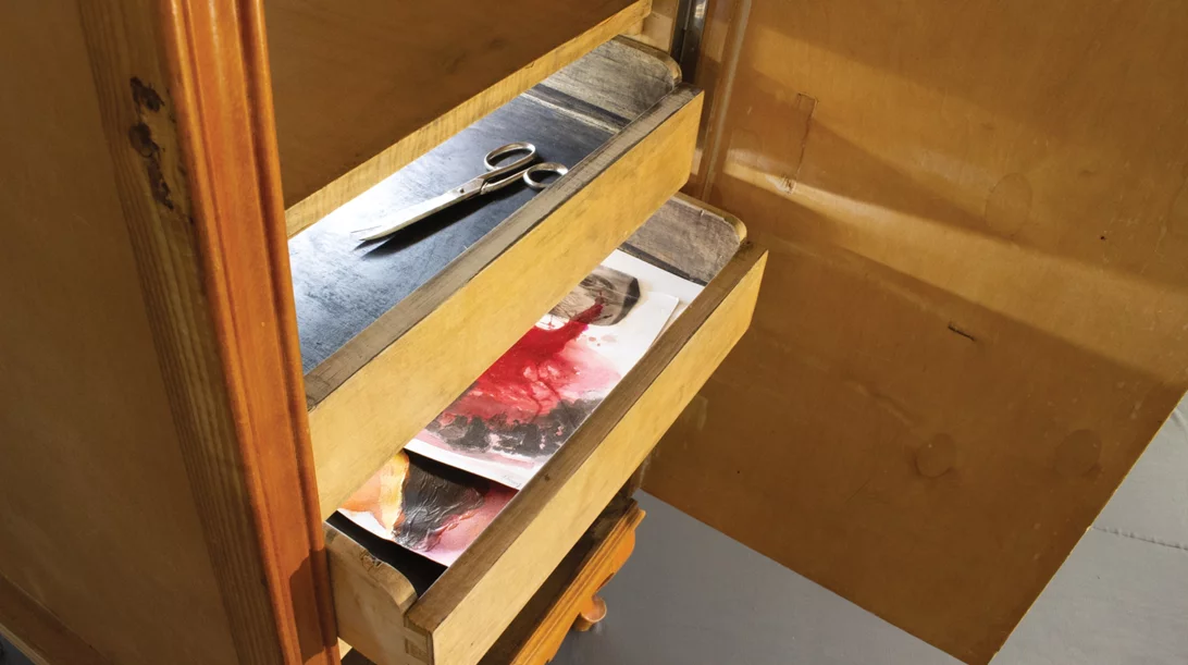 "Armoire au féminin": Μια έκθεση για τα έπιπλα και τις αναμνήσεις που φυλούν