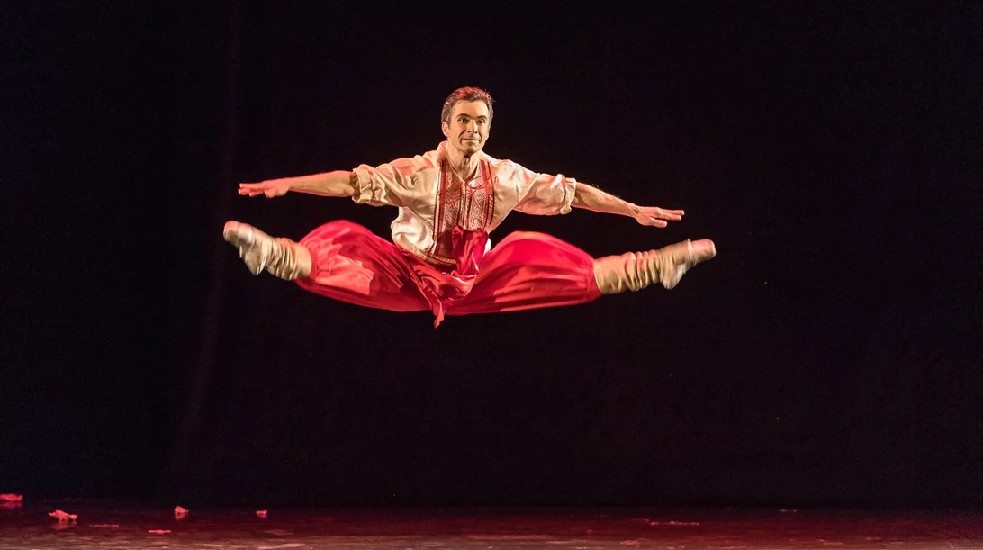 "Rudolf - Άλμα προς την ελευθερία": Η ιστορία του θρύλου Ρούντολφ Νουρέγιεφ