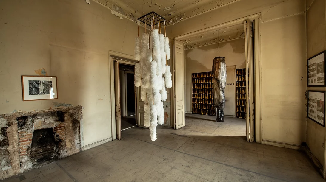 Συνεχίζεται η έκθεση "wanderlust / all passports" στο Μέγαρο Σλήμαν-Μελά μέχρι την επόμενη βδομάδα