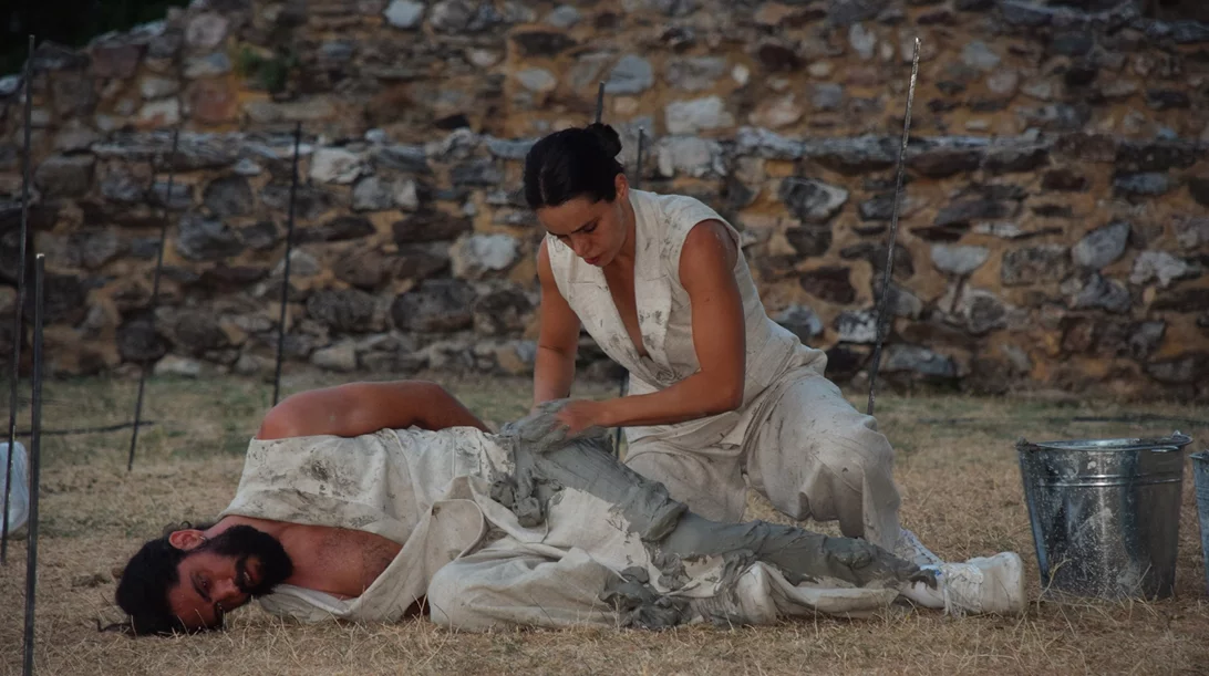 Μια σκηνοθετική τελετουργία του Μοσχόπουλου στον μαγικό Άγιο Αχίλλειο