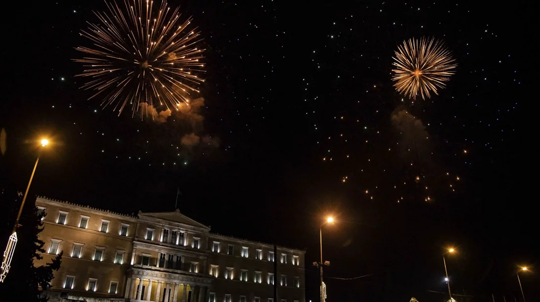 Θεαματική Παραμονή Πρωτοχρονιάς στο Σύνταγμα!