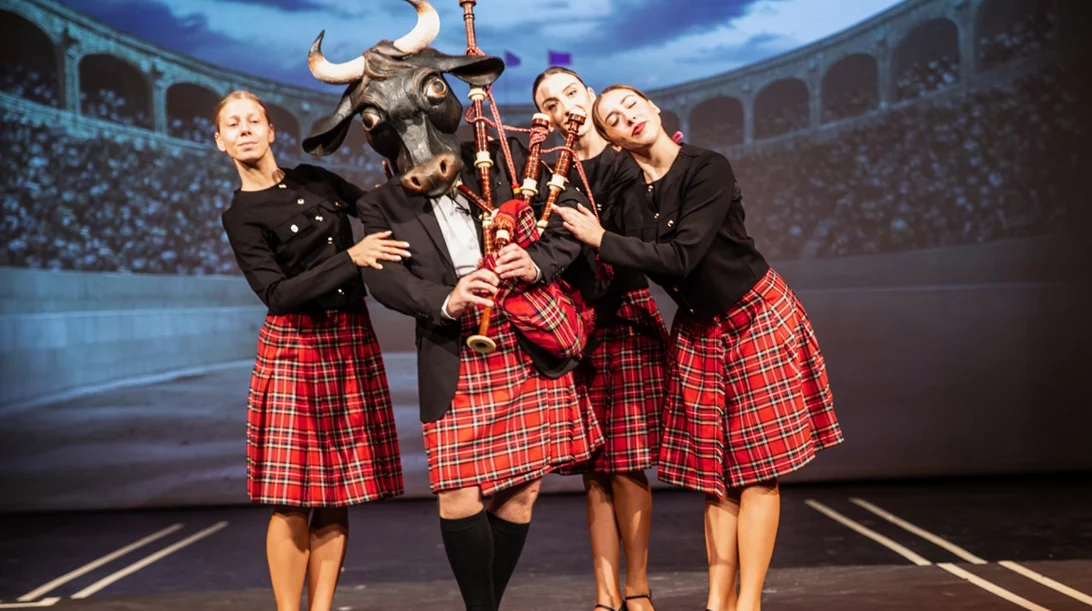 "Ο Ταύρος που Έπαιζε Πίπιζα": Μια παράσταση για όλη την οικογένεια