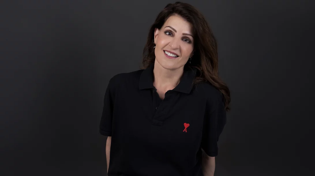 Η Νία Βαρντάλος έρχεται στο Παλλάς με το "Tiny beautiful things" μία παράσταση-κατάθεση ψυχής