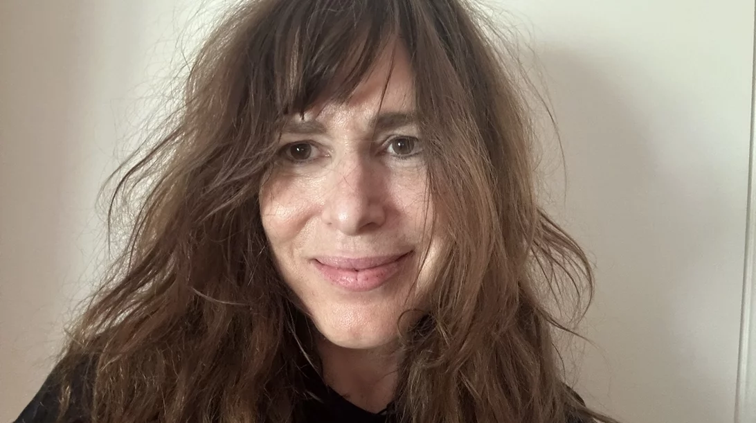 Εύα Στεφανή για τον πρόεδρο της Νίκης: "Εάν αντιλαμβάνεται τον εαυτό του ως χοίρο, θα αντιλαμβάνεται και τον καλλιτέχνη ως χοίρο"