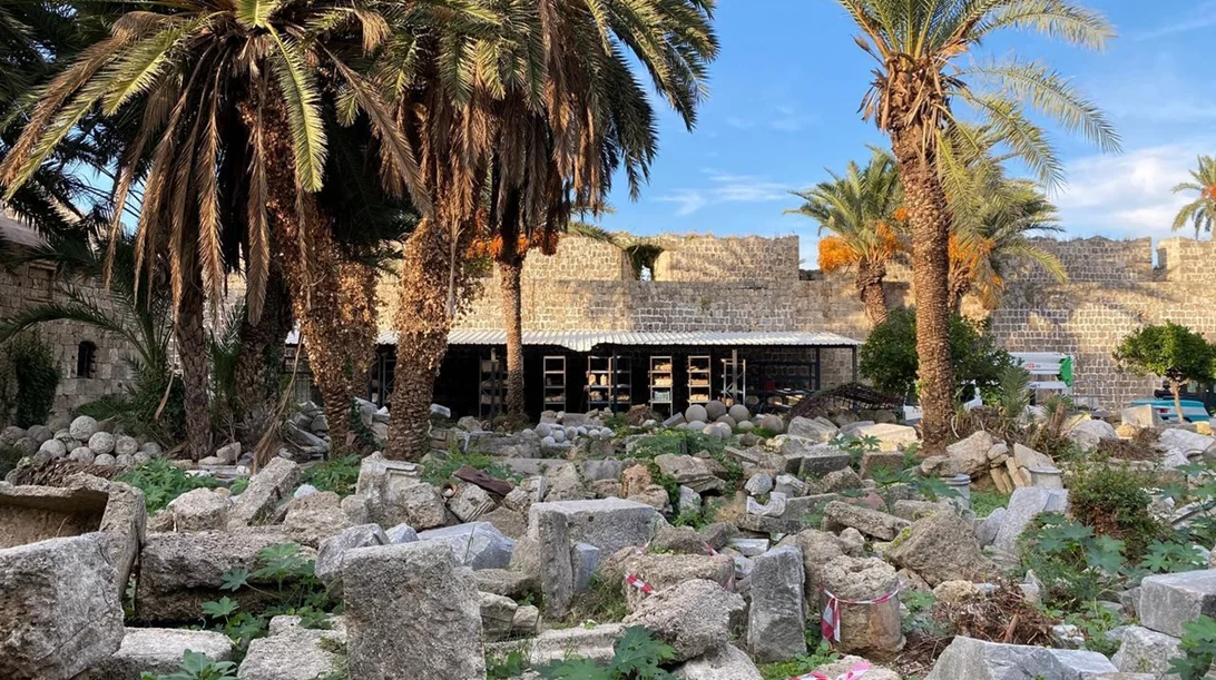 ΥΠΠΟ: Αναδεικνύεται η "Περβόλα" ως υπαίθριο διαχρονικό μουσείο στη Μεσαιωνική Πόλη της Ρόδου