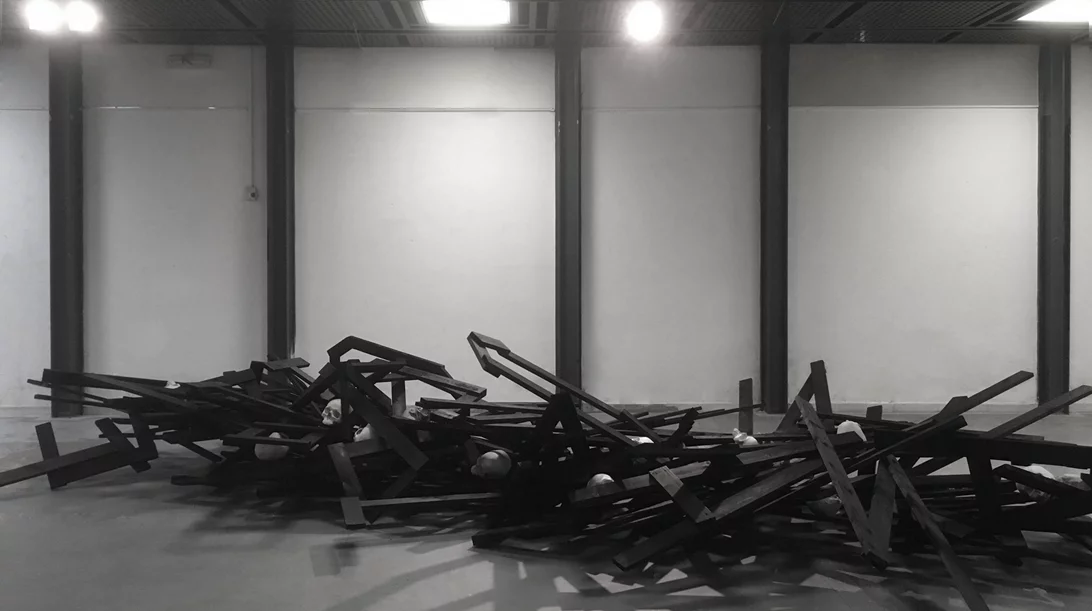 Ο Κώστας Μπασάνος προβάλλει την αθέατη πλευρά της εικαστικής παραγωγής