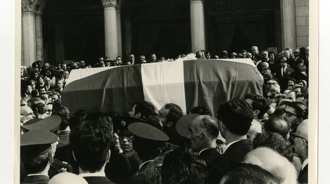 Από τη χουντική βαρβαρότητα στην αδέσμευτη σκέψη: Νέα έκθεση στο Μέγαρο Εϋνάρδου του ΜΙΕΤ