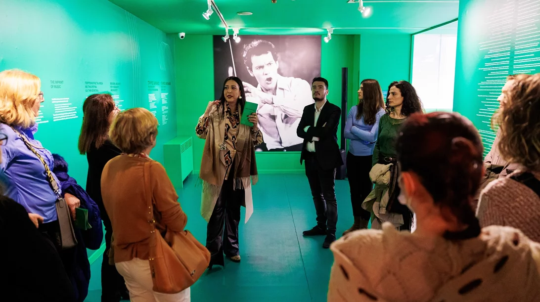 Από τον Βαμβακάρη στον Σκαλκώτα και τον Ξαρχάκο: Πρωτοπόροι συνθέτες επανασυστήνονται στην Πινακοθήκη Γκίκα