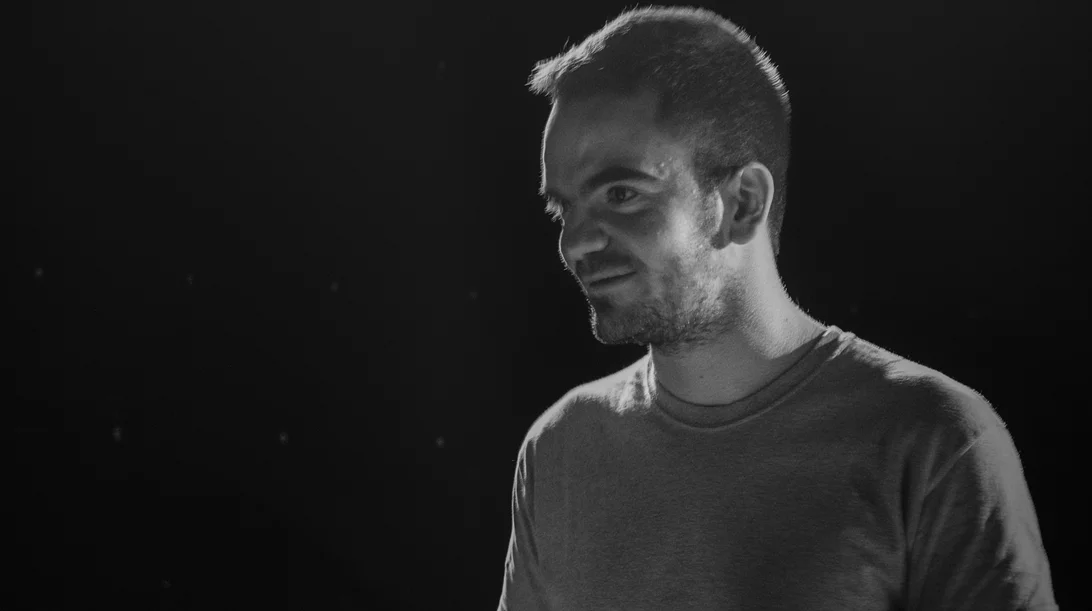 Γιατί ο Αλέξανδρος Διαμαντής επιλέγει να στραφεί σε μια σύγχρονη ελληνική δραματουργία;