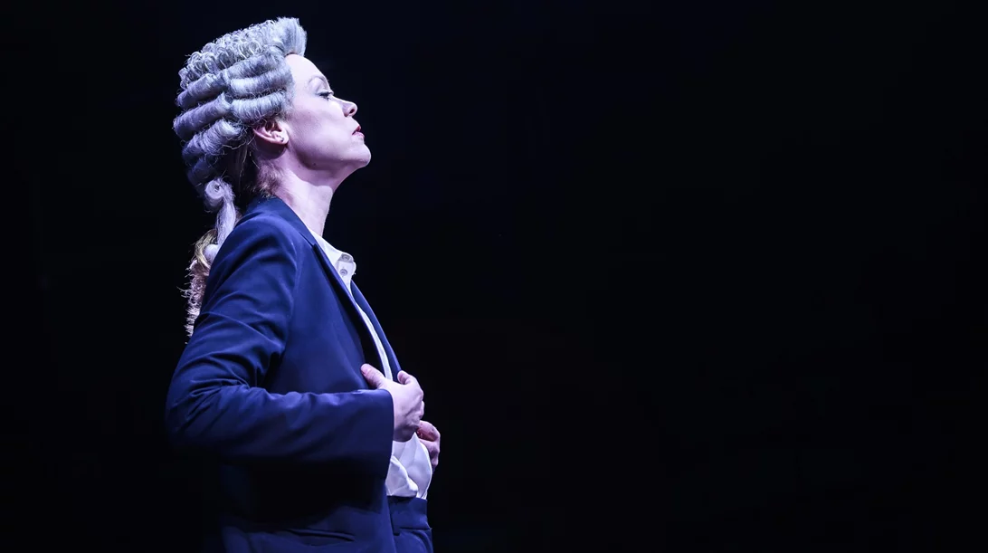 Πότε να δείτε το "Prima facie" κατά την εορταστική περίοδο;