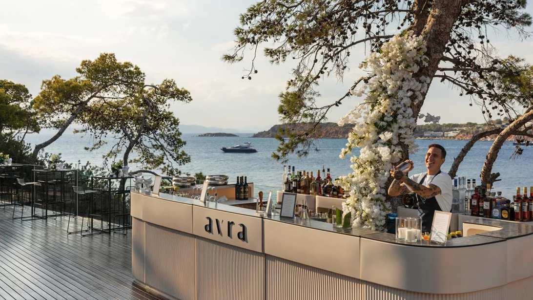 Η γεύση του Four Seasons Astir Palace Hotel Athens, όπου κι αν βρίσκεστε