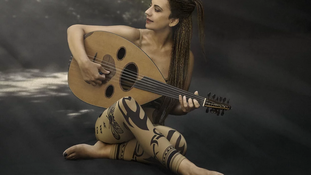 Η Βάσια Βουγιουκλή επιστρέφει στον Σταυρό του Νότου Plus με μια ξεχωριστή ethnic βραδιά