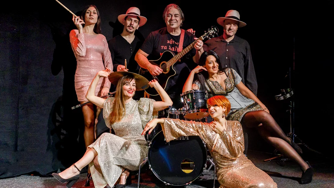 "Ζήτω τα λαϊκά κορίτσια" που επιστρέφουν παρέα με την "Ανωτάτη Ζαμπετική"