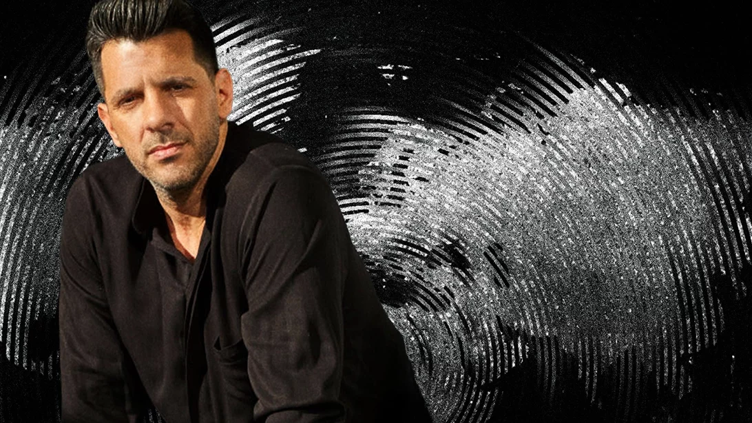 Καμία έκπληξη: Ο Θοδωρής Φέρρης γίνεται viral με το νέο άλμπουμ του, "Όσο Θα Γυρίζει Η Γη"