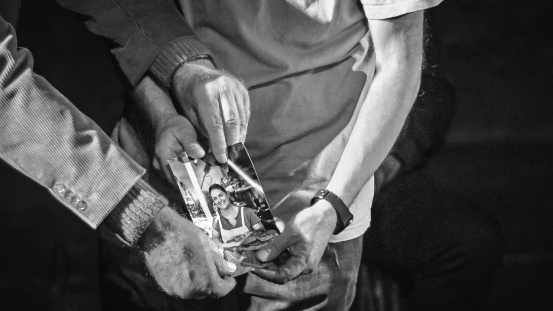 Ολοκληρώνονται λίγο πριν το Πάσχα "Οι απόντες" του Βασίλη Κατσικονούρη